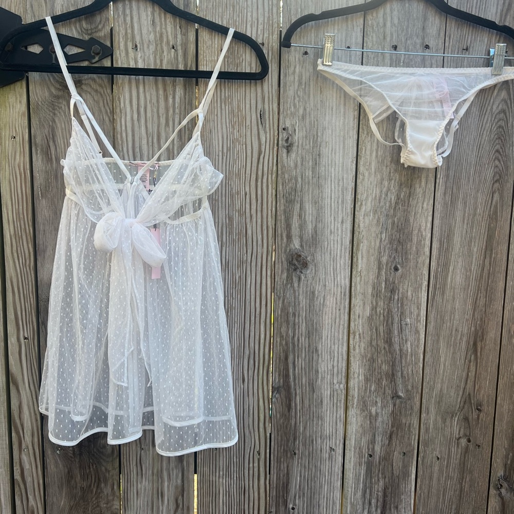 VICTORIA’S SECRET White Polka Dot 2pc Lingerie Nightgown Women’s Small NWT